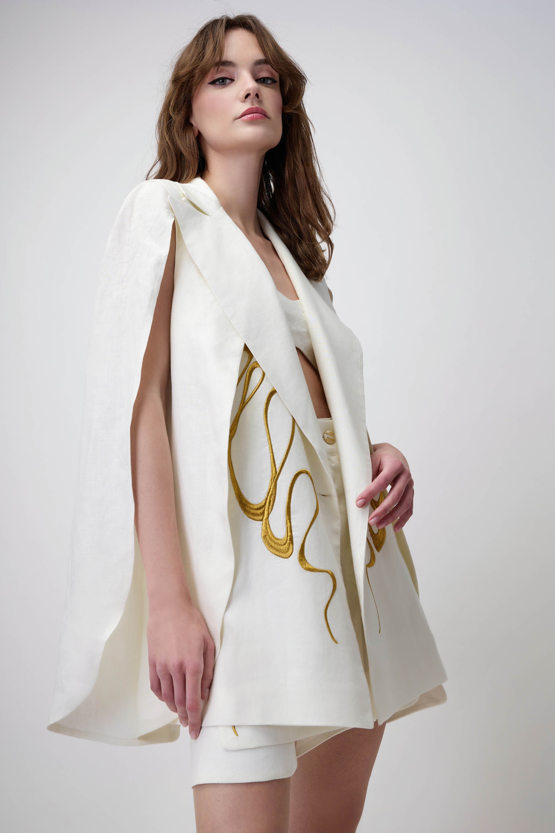 Jacket in Embroidered Linen