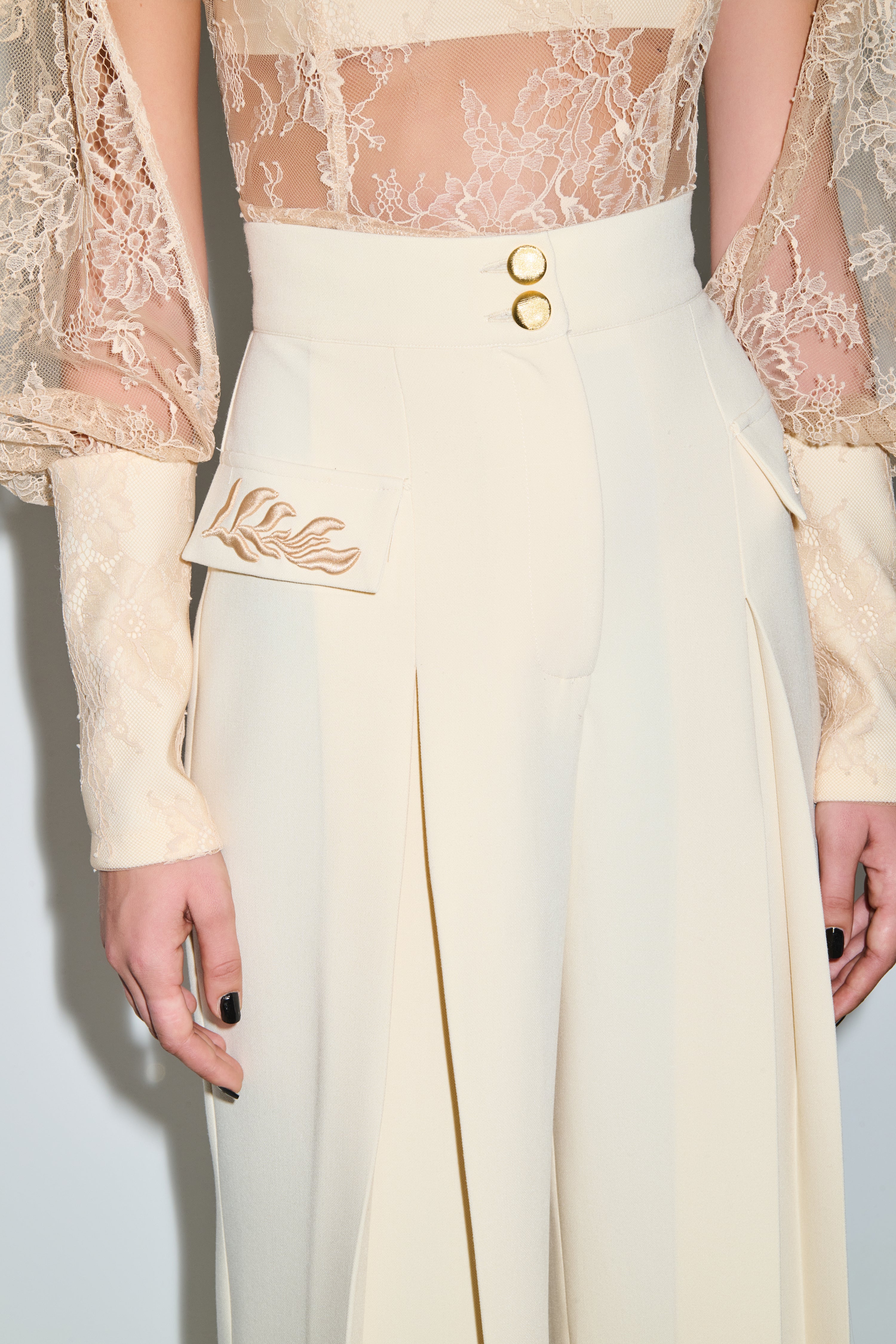 Trousers with embroidery details CAMELIA