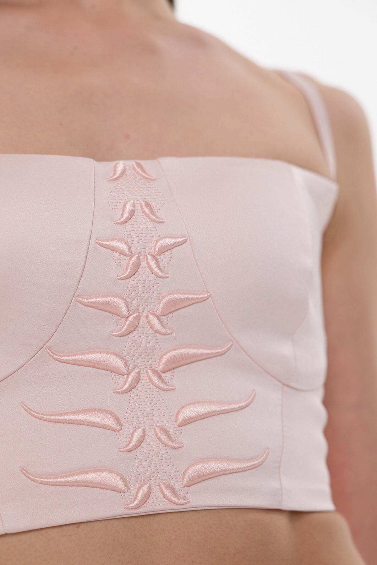 GISELE TOP EMBOIDERY