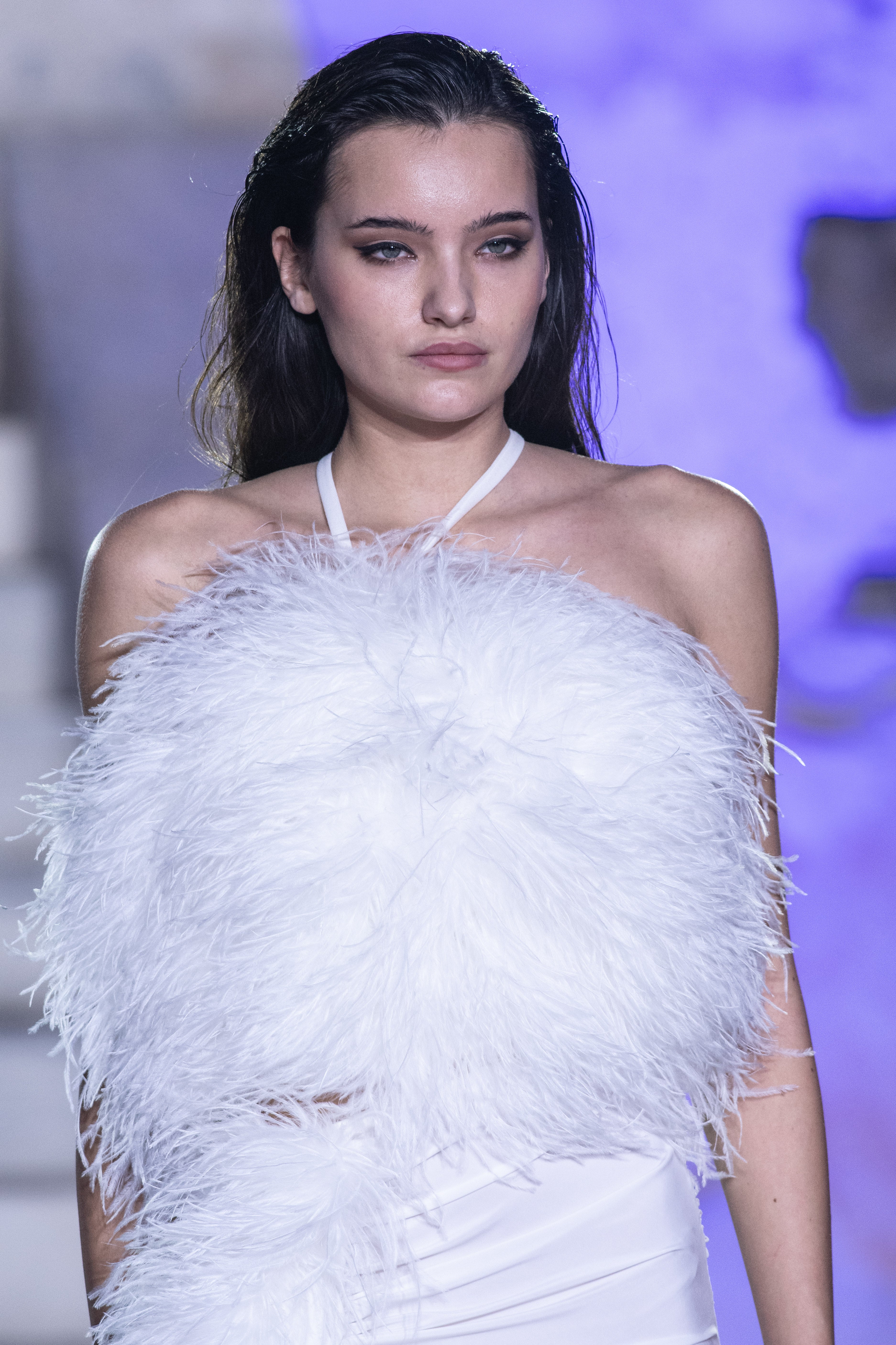 FEATHER TOP