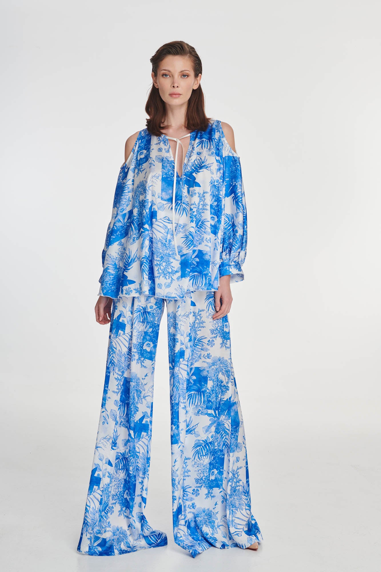 BLUE WHITE CROPPED-SHOULDERS TOP
